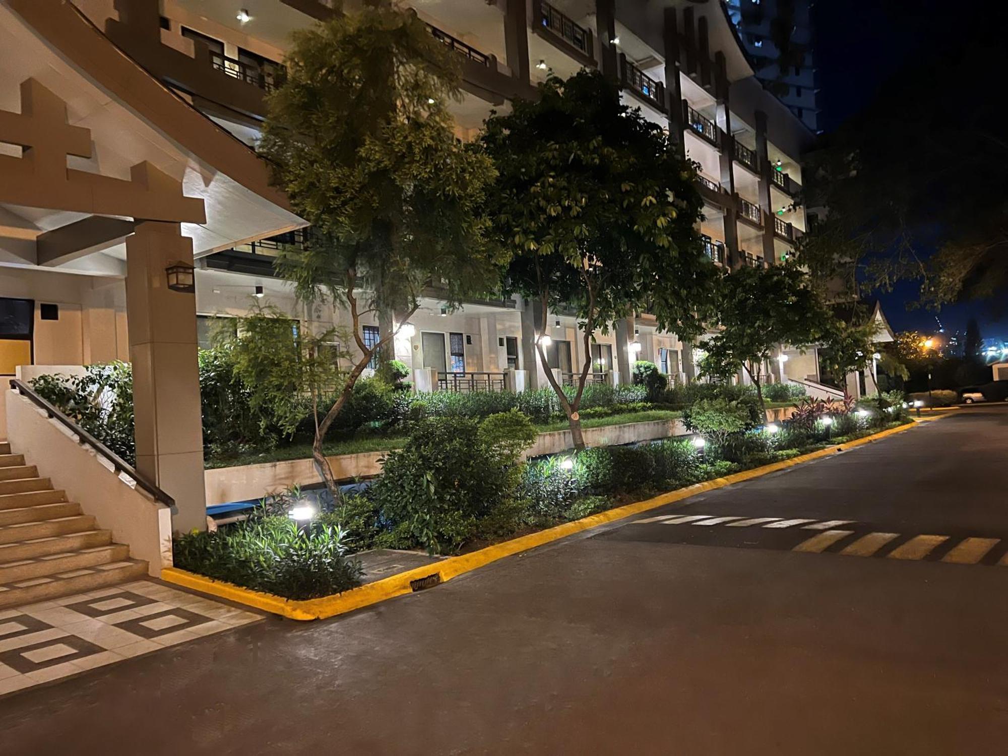 Stunning 2Br Apt, 65 Sq M Netflix At Rosewood Pointe Residences Near Bgc Маніла Екстер'єр фото