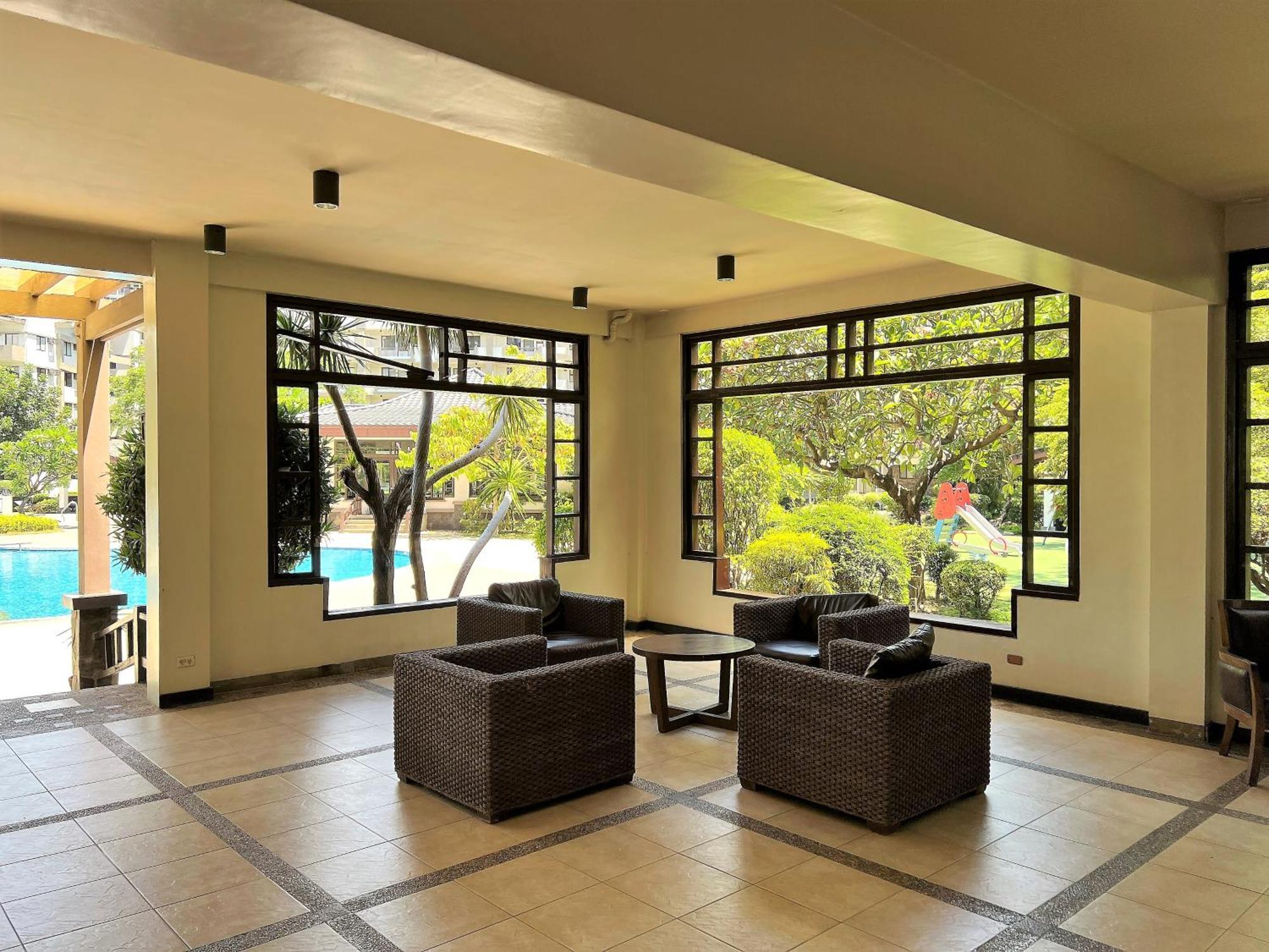 Stunning 2Br Apt, 65 Sq M Netflix At Rosewood Pointe Residences Near Bgc Маніла Екстер'єр фото