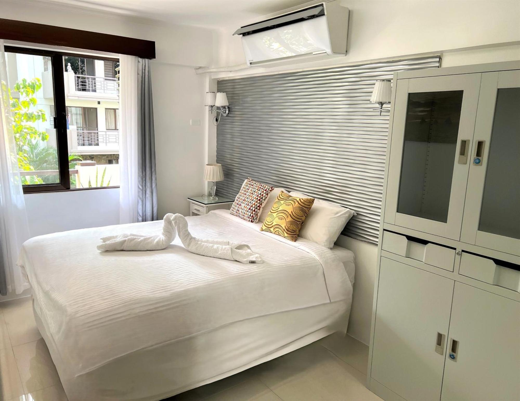 Stunning 2Br Apt, 65 Sq M Netflix At Rosewood Pointe Residences Near Bgc Маніла Екстер'єр фото